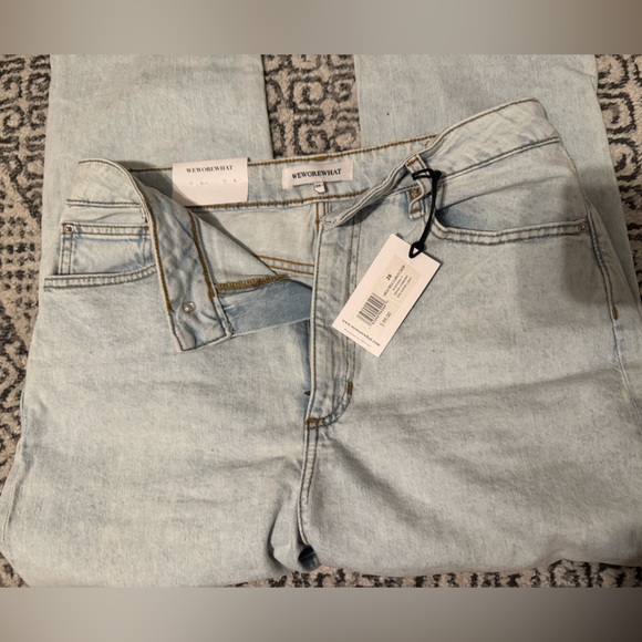 NWT WeWoreWhat Light Distressed Straight Jeans - Picture 3 of 5